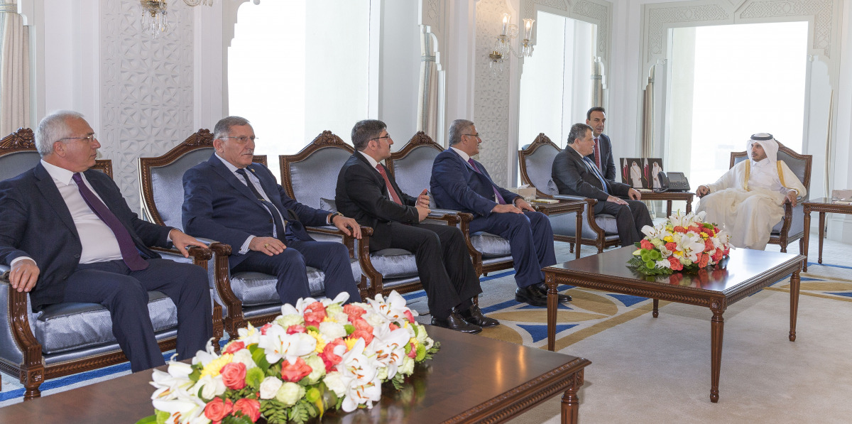 Prime Minister and Interior Minister H E Sheikh Abdullah bin Nasser bin Khalifa Al Thani yesterday met with Turkey’s Court of Cassation President Ismail Rustu Cirit, and the delegation accompanying him on the occasion of their visit to the country. During