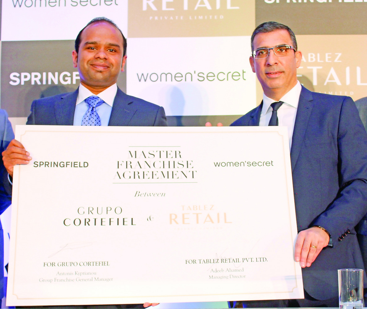 Tablez and Grupo Cortefiel officials at the master franchise agreement event.