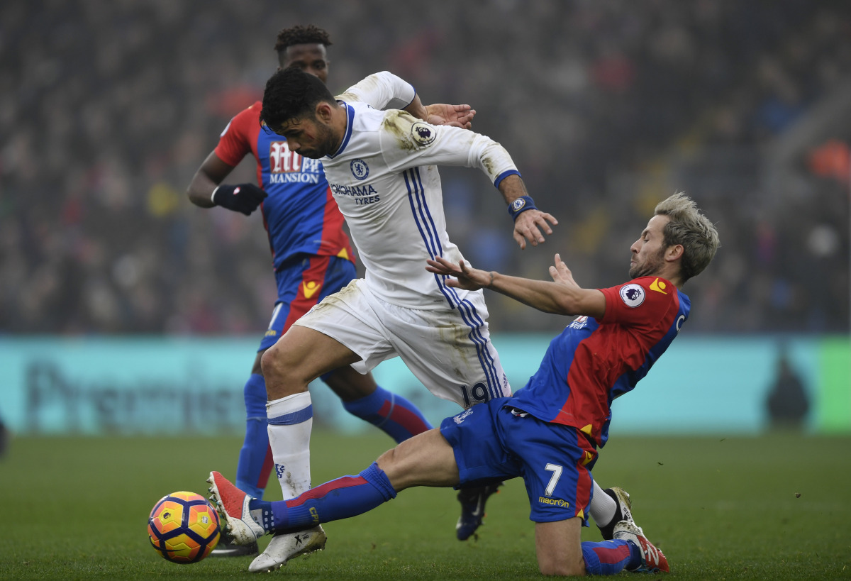 Chelsea's Diego Costa in action with Crystal Palace's Yohan Cabaye Action Images via Reuters / Tony O'Brien Livepic