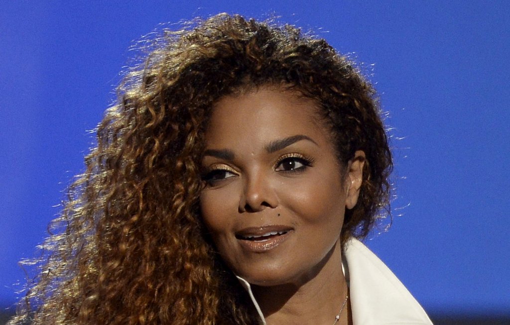 Janet Jackson accepts the Ultimate Icon Award during the 2015 BET Awards in Los Angeles, California, June 28, 2015. REUTERS/Kevork Djansezian/File Photo