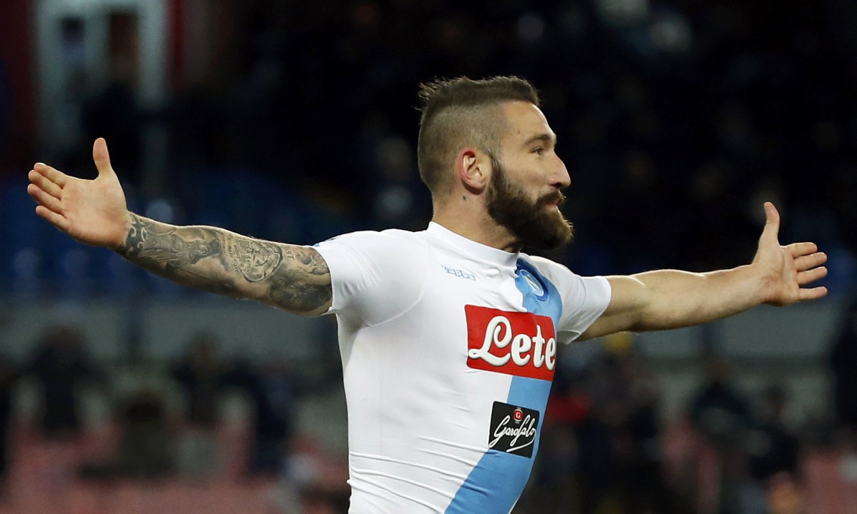 Napoli's Lorenzo Tonelli celebrates after scoring second goal . (REUTERS/Ciro De Luca)
