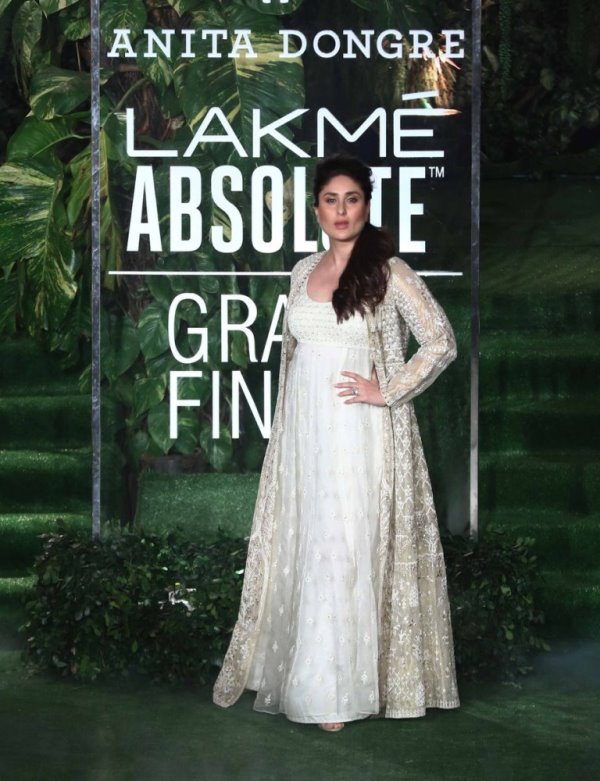 A twitter image of Kareena from the Lakme Fashion Week 
