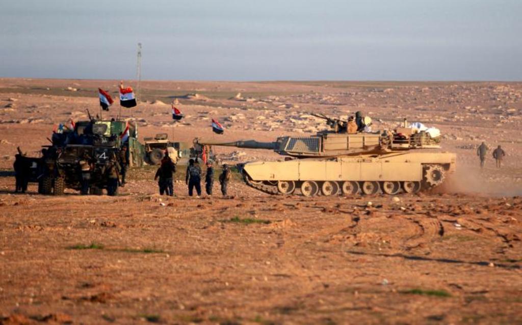 Iraqi security forces advance towards the western side of Mosul, Iraq February 19, 2017. REUTERS/Khalid al Mousily.