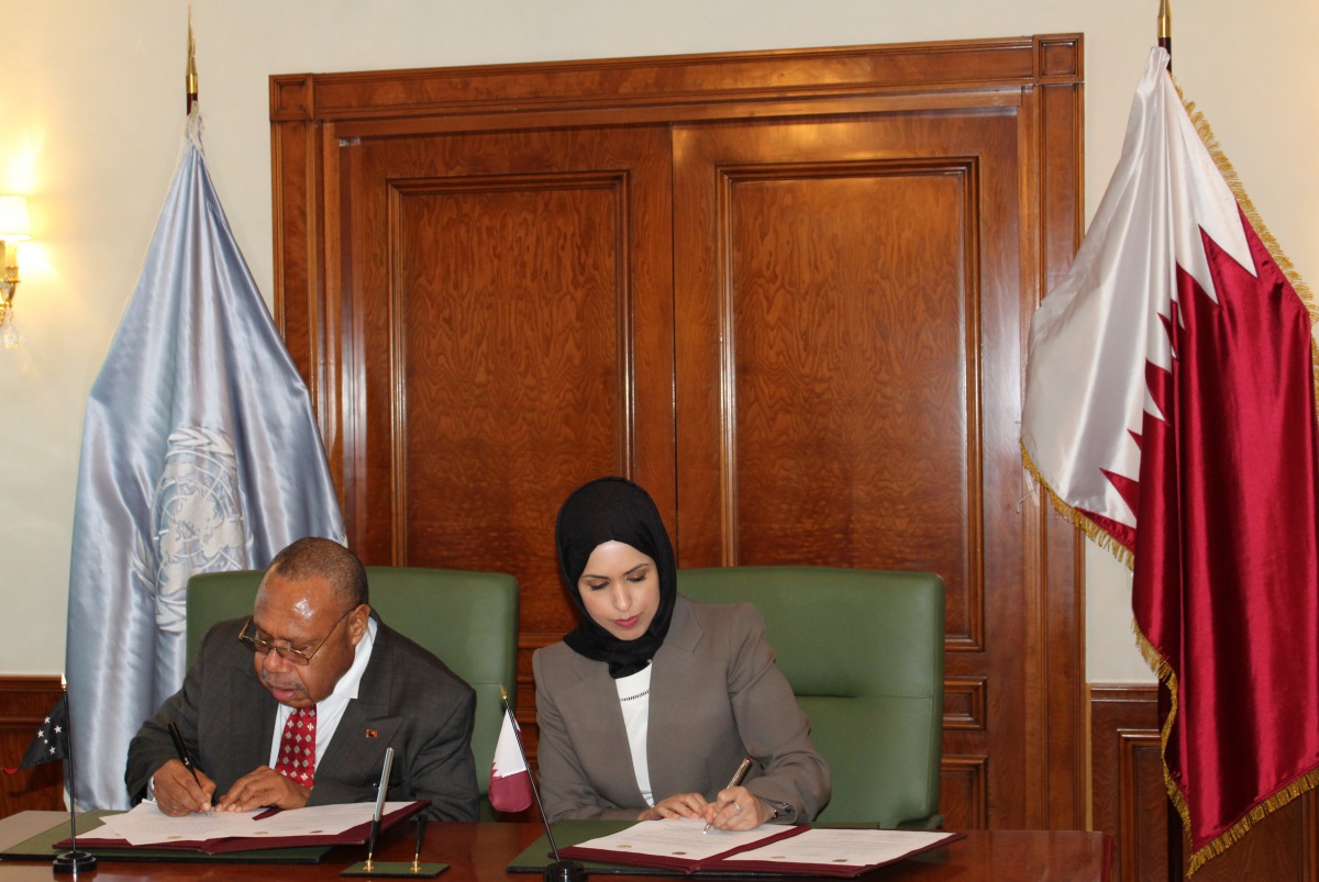 Qatar and Papua New Guinea yesterday signed a memorandum of understanding at the headquarters of Qatar's permanent committee at the UN for establishing diplomatic relations. Qatar's permanent representative to the UN, Ambassador Sheikha Alia Ahmed bin Sai