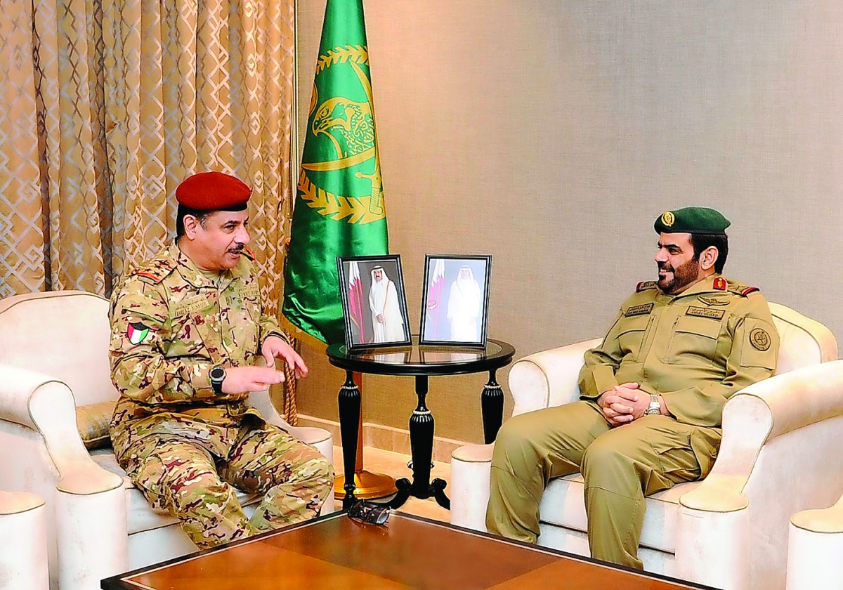 Emiri Guard Commander Major General Hazza bin Khalil Al Shahwani with Kuwaiti Emiri Guard Commander Brigadier Fahad Abdulrahman Al Zaid and his accompanying delegation at Barzan Camp, yesterday, on the sidelines of the joint exercise Gulf Falcon 2 between