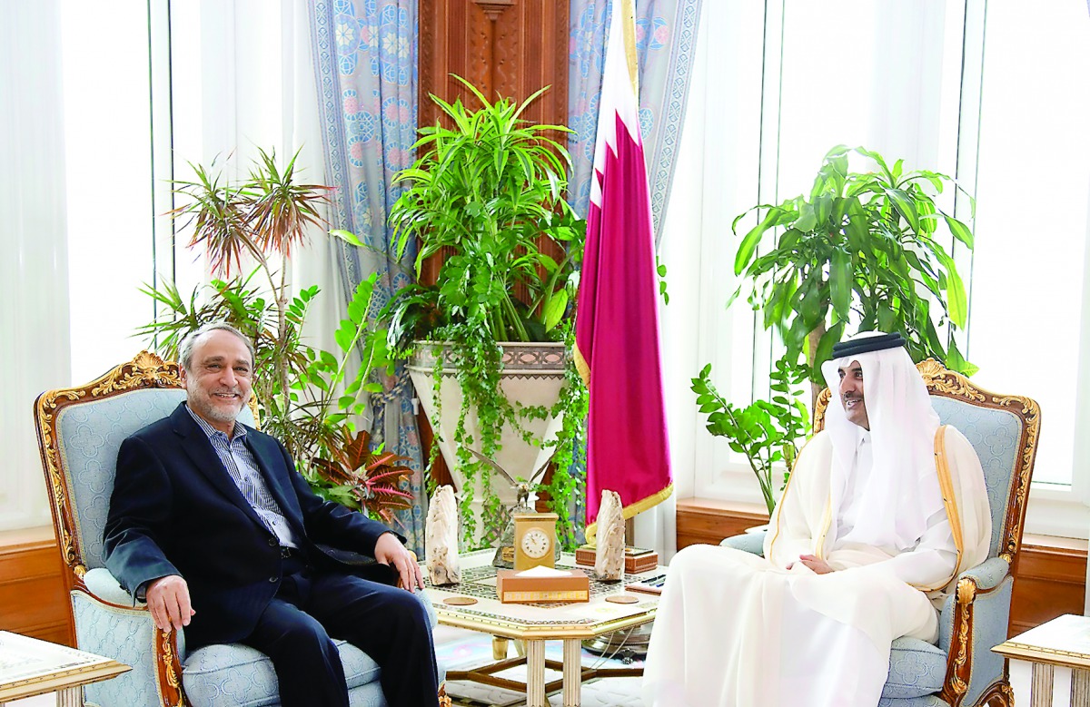 Emir H H Sheikh Tamim bin Hamad Al Thani met with President of the Libyan State Supreme Council, Dr Abdulrahman Al Sawihli, and his accompanying delegation at the Emiri Diwan yesterday. Al Sawihli expressed his appreciation of the efforts of the Emir and 