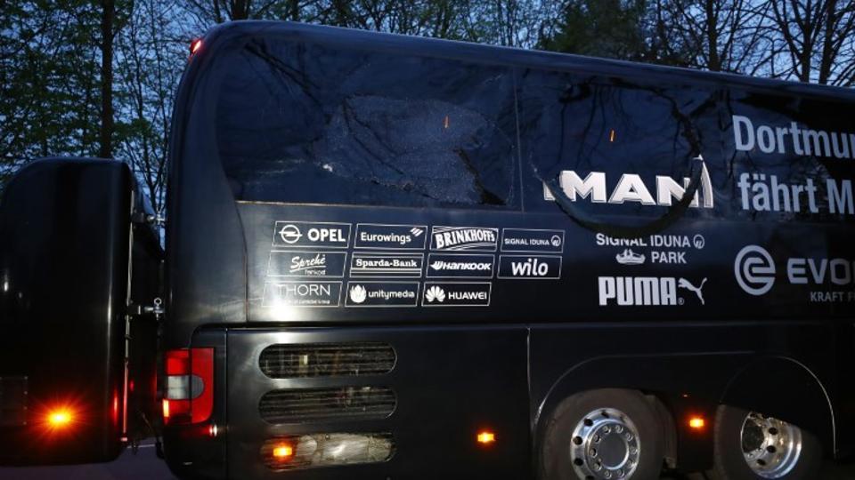 The Borussia Dortmund team bus is seen after an explosion near their hotel before their game against AS Monaco at Signal Iduna Park, Dortmund, Germany, April 11,  2017 (Reuters / Kai Pfaffenbach) 