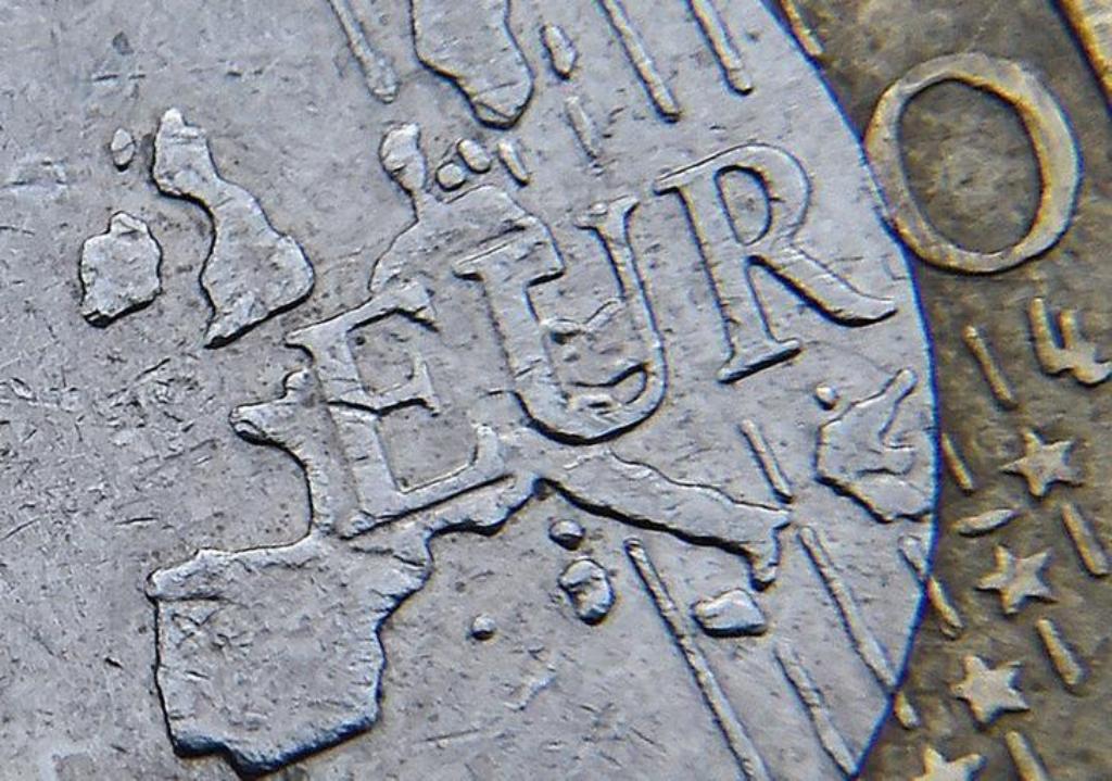 FILE PHOTO: Detail of a European map is seen on the face of a euro coin in London, Britain, January 31, 2016. REUTERS/Toby Melville/File Photo.