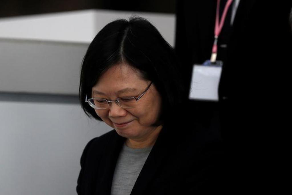 Taiwan President Tsai Ing-wen arrives for a luncheon during a stop-over after her visit to Latin America in Burlingame, California, U.S., January 14, 2017. REUTERS/Stephen Lam/Files.