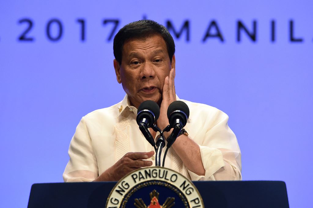 Philippines' President Rodrigo Duterte speaks during a press conference at the end of Association of Souteast Asian Nations (ASEAN) leaders' summit in Manila on April 29, 2017. AFP / Ted Aljibe 