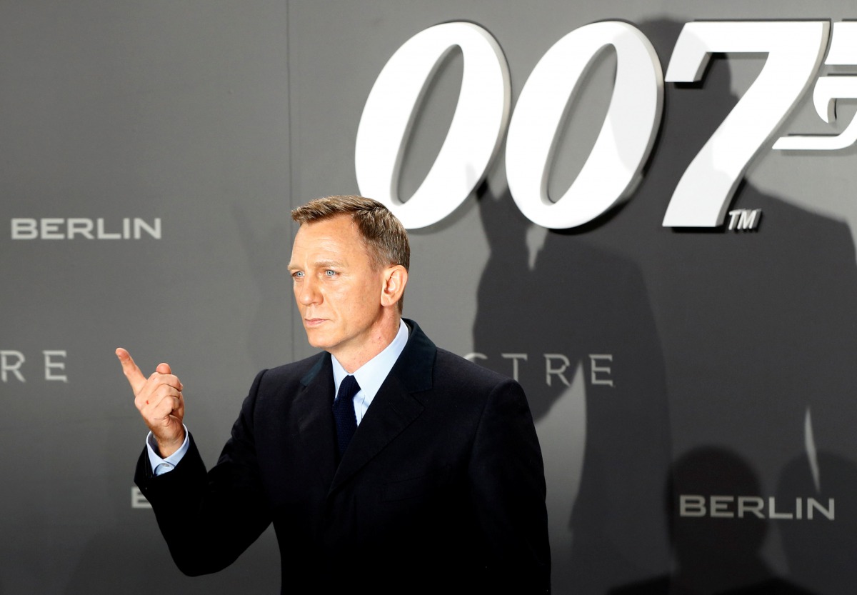 Actor Daniel Craig poses for photographers on the red carpet at the German premiere of the new James Bond 007 film 