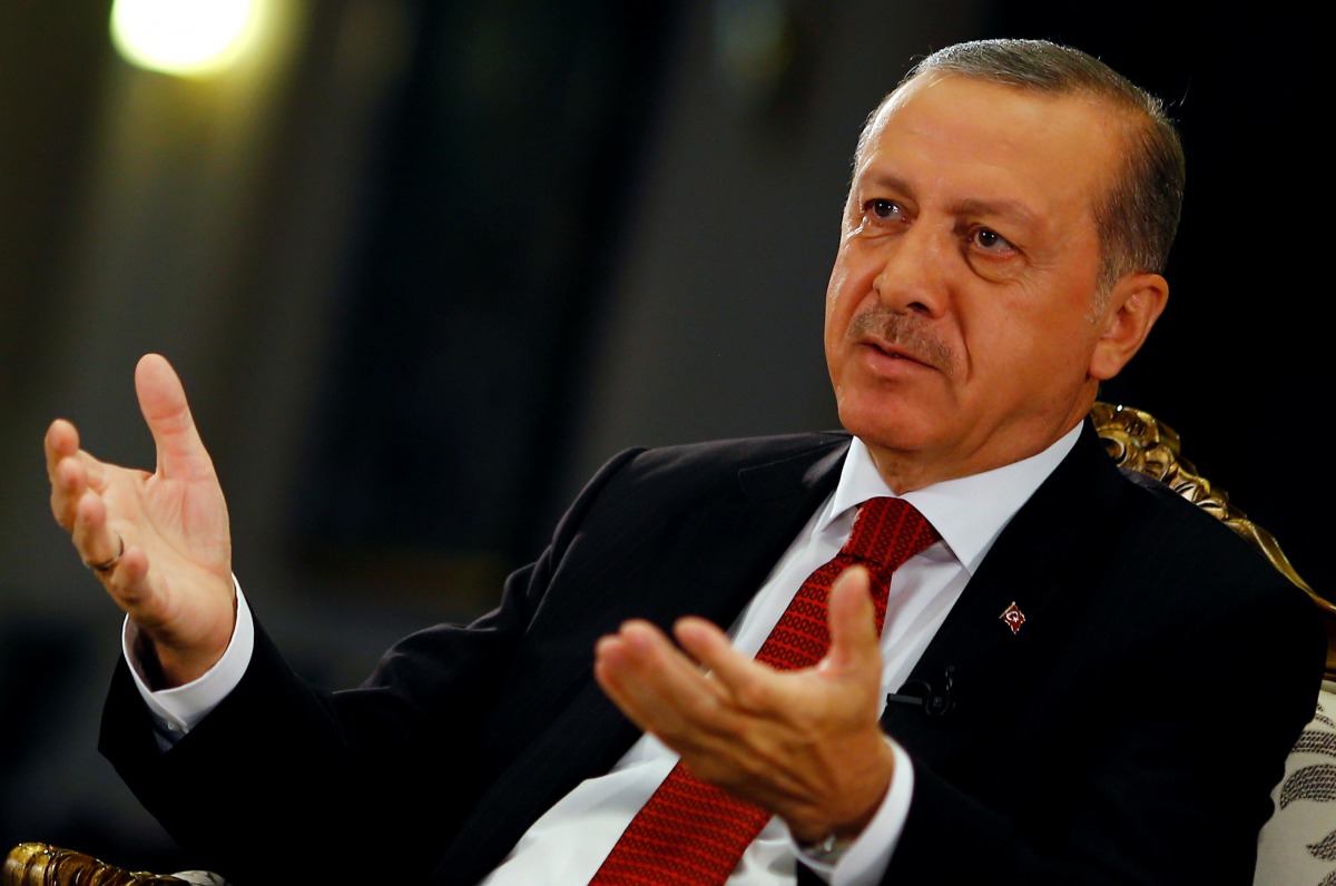 Turkish President Tayyip Erdogan attends an interview with Reuters at the Presidential Palace in Ankara, July 21, 2016 (REUTERS / Umit Bektas) 