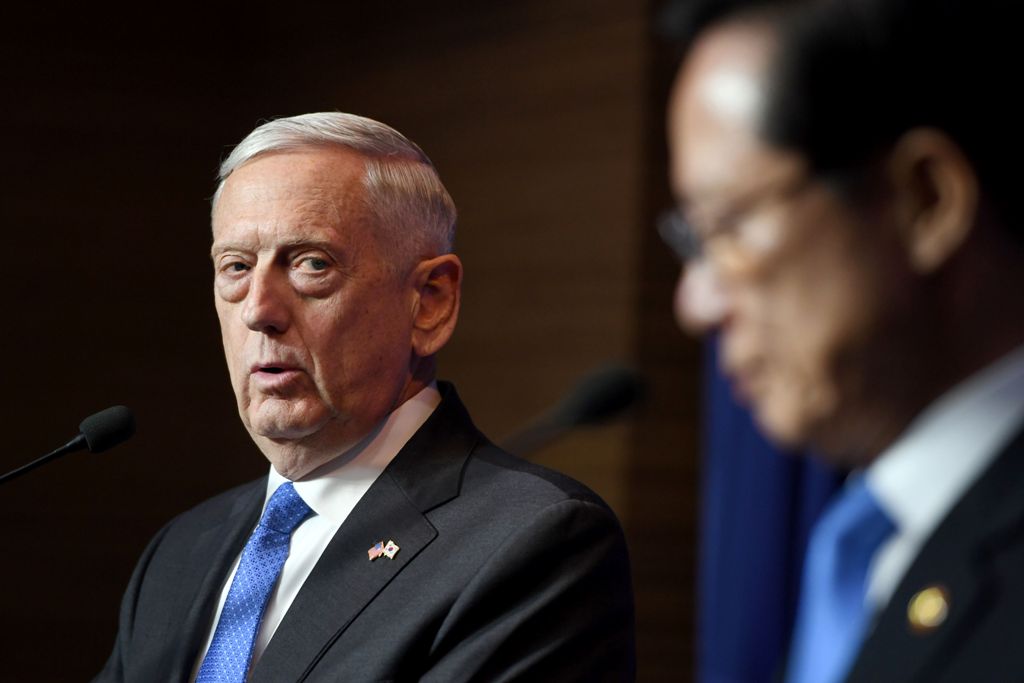 US Secretary of Defense Jim Mattis (L) and South Korea's Defence Minister Song Young-Moo hold a joint press conference after the Security Consultative Meeting (SCM) at the Defence Ministry in Seoul on October 28, 2017.  AFP / pool / JUNG Yeon-Je
