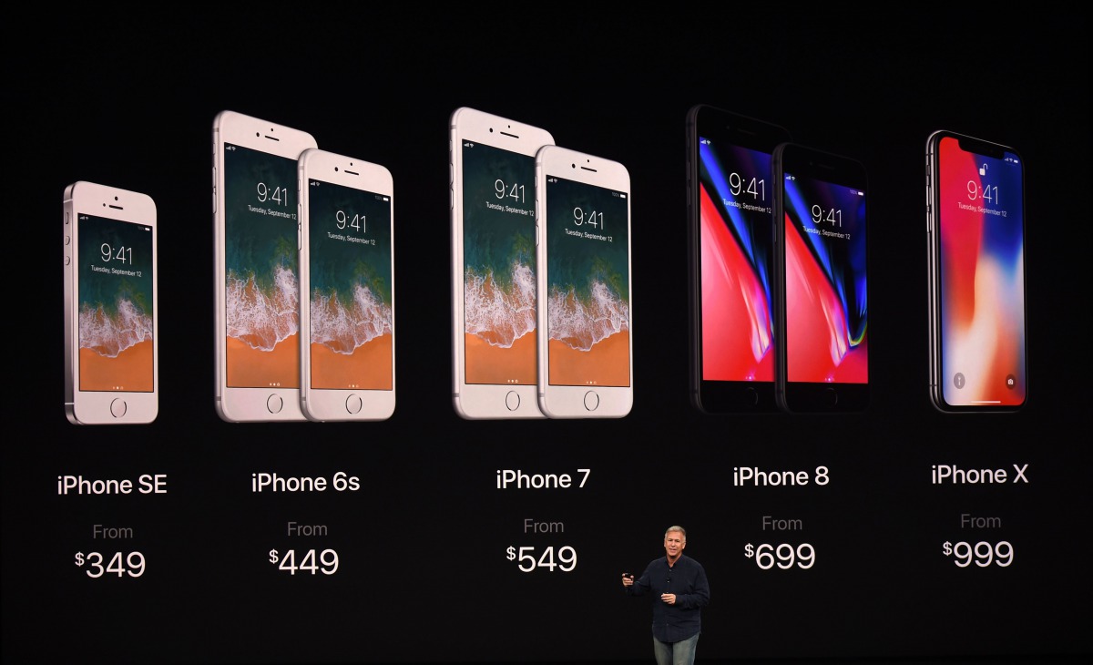 Senior Vice President of Worldwide Marketing at Apple Philip Schiller introduces the new iPhone lineup at Apple headquarters in Cupertino, California on September 12, 2017 (AFP / Josh Edelson) 