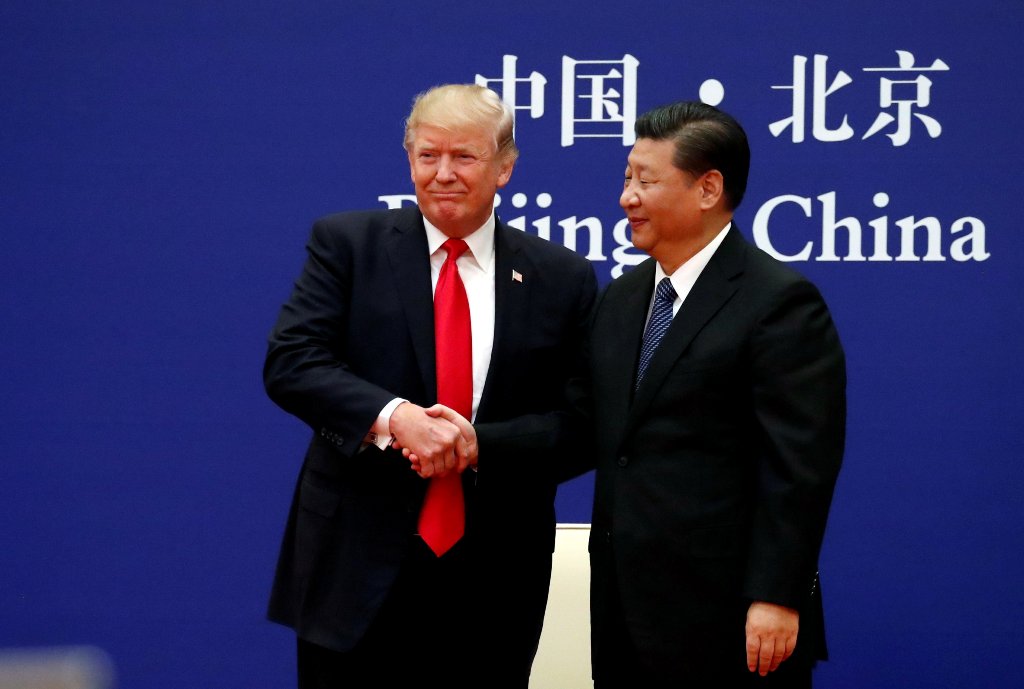 US President Donald Trump and China's President Xi Jinping meet business leaders at the Great Hall of the People in Beijing, China, November 9, 2017. REUTERS/Jonathan Ernst