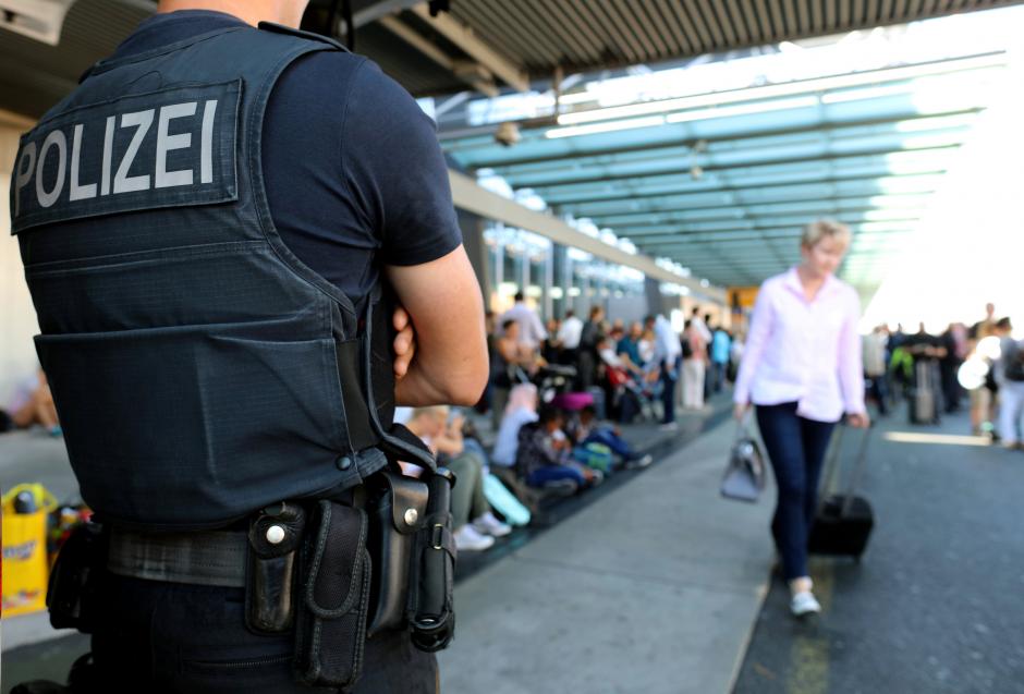 German police ar a Frankfurt airport terminal, August 31, 2016. Reuters/Alex Kraus