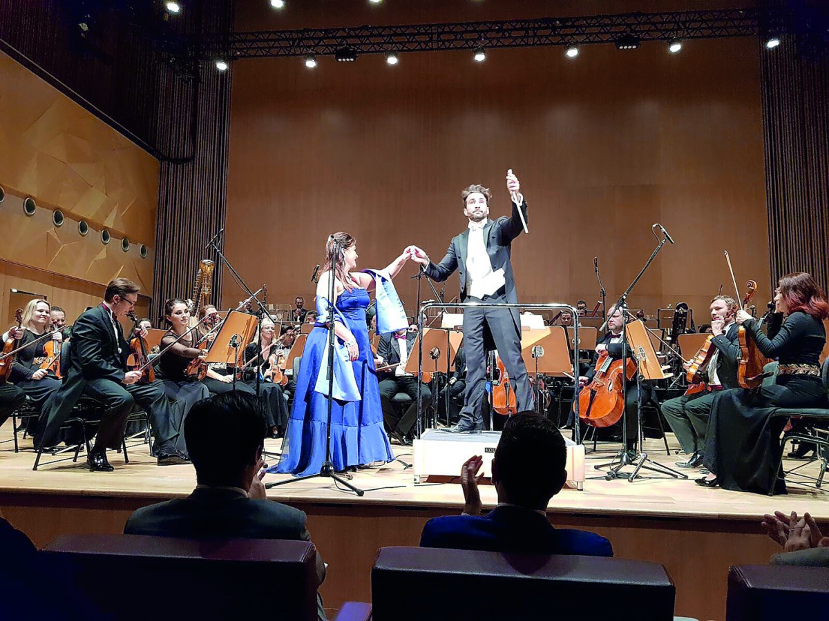 Italian soprano Silvana Froli and conductor Jacopo Sipari di Pescasseroli with the Qatar Philharmonic Orchestra at the Rossini, Verdi and Puccini concert at Qatar National Convention Center on Monday.