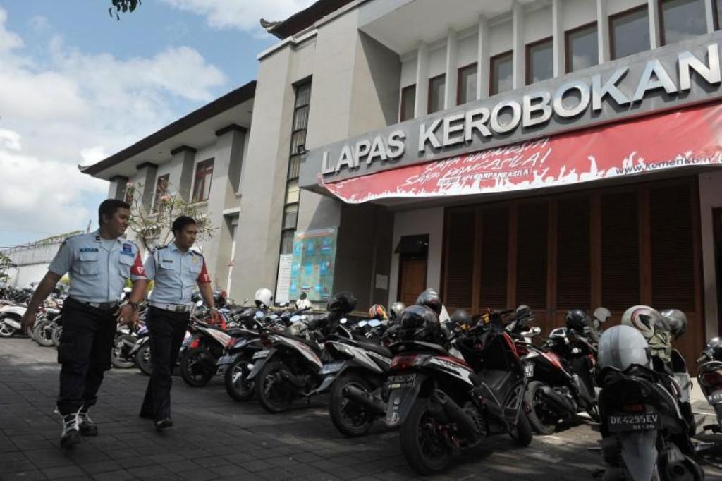 A file photo of Security personnel walking in front of Kerobokan prison in Denpasar, Bali, Indonesia. Antara Foto/Nyoman Budhiana via REUTERS
