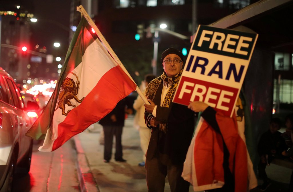 People protest in Los Angeles, California, U.S., in support of anti-government protesters in Iran, January 3, 2018. REUTERS/Lucy Nicholson.