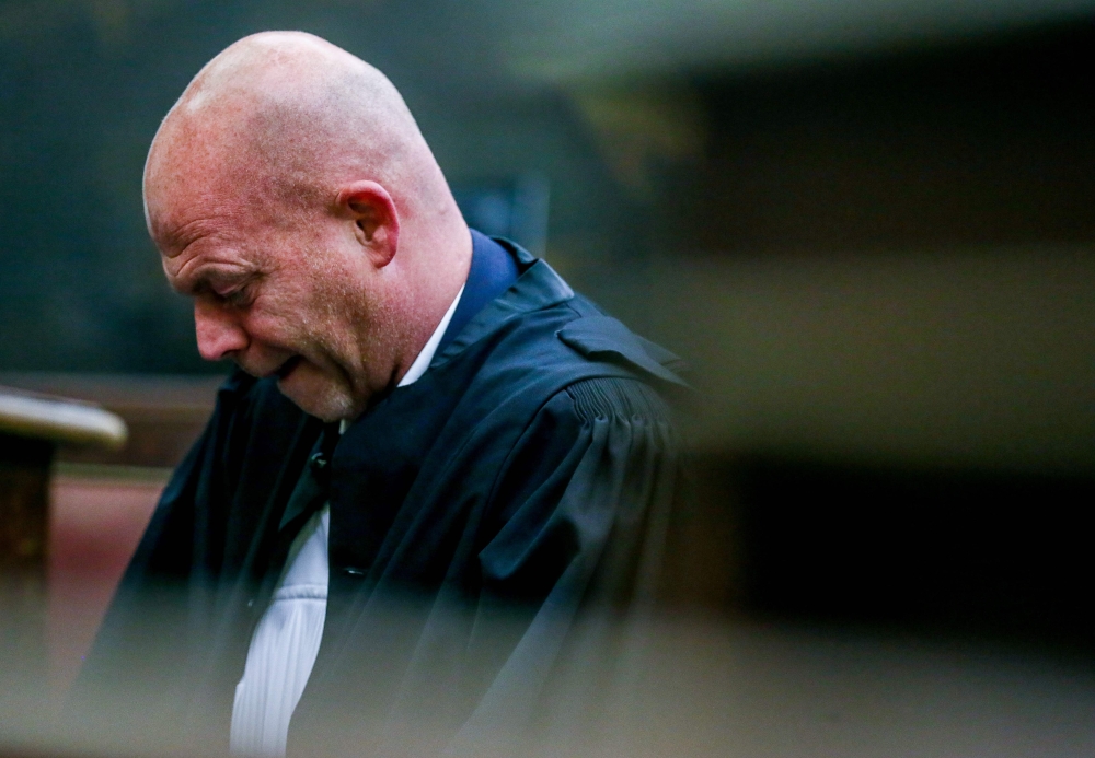 Sven Mary, the Belgian lawyer representing Paris attacks suspect Salah Abdeslam, attends the last day of trial of the prime suspect in the November 2015 Paris attacks at the courthouse in Brussels on April 23, 2018. AFP / POOL / Stéphanie LECOCQ