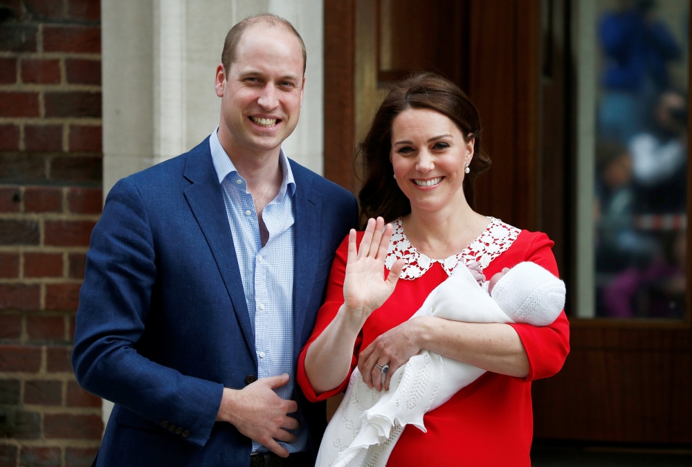 Britain's Catherine, the Duchess of Cambridge and Prince William leave the Lindo Wing of St Mary's Hospital with their new baby boy in London, April 23, 2018. Reuters/Henry Nicholls