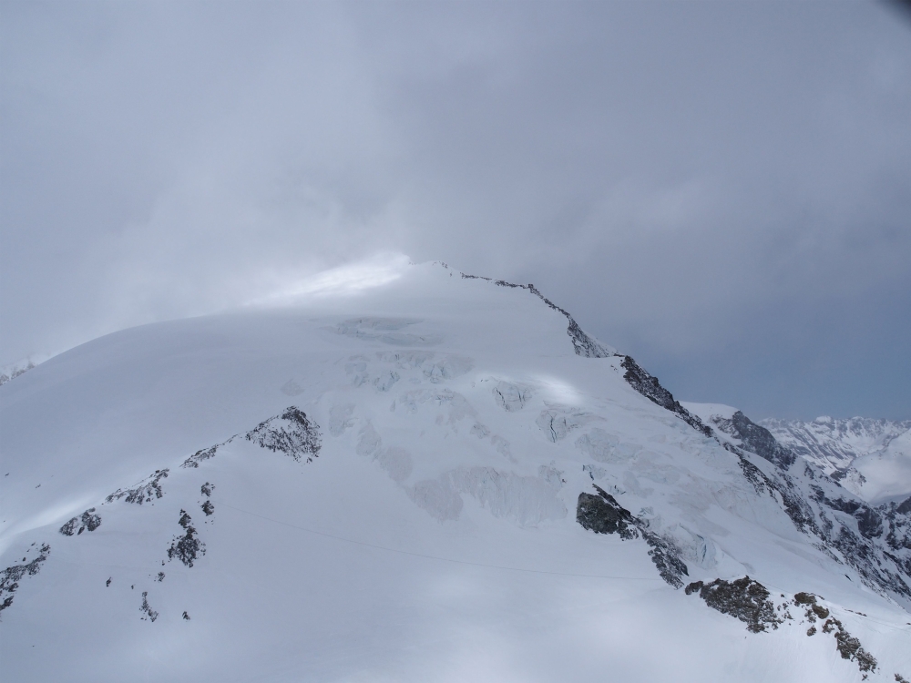 The Pigne d'Arolla area, where four skiers lost their lives and five others were in a critical state, after being forced to spend the night exposed to the elements in the Swiss Alps, April 30, 2018. AFP PHOTO / POLICE CANTONALE VALAISANNE