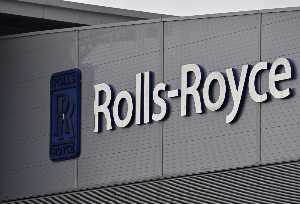 ILE PHOTO: A Rolls-Royce logo is seen at the company's aerospace engineering and development site in Bristol, Britain, December 17, 2015. REUTERS/Toby Melville
