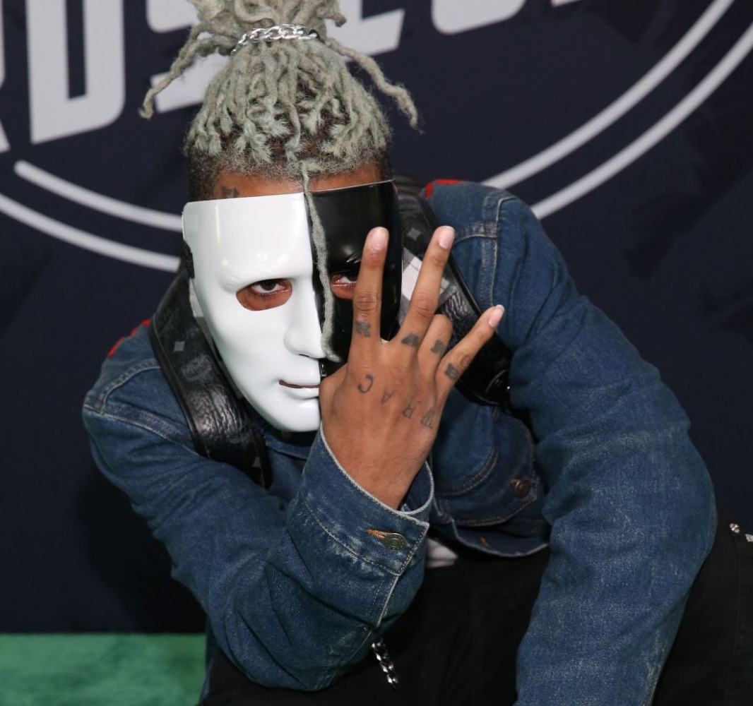 (FILES) In this file photo taken on October 05, 2017 showing rapper XXXTentacion attending the BET Hip Hop Awards 2017 at The Fillmore Miami Beach at the Jackie Gleason Theater in Miami Beach, Florida. AFP / GETTY IMAGES NORTH AMERICA / Bennett RAGLIN