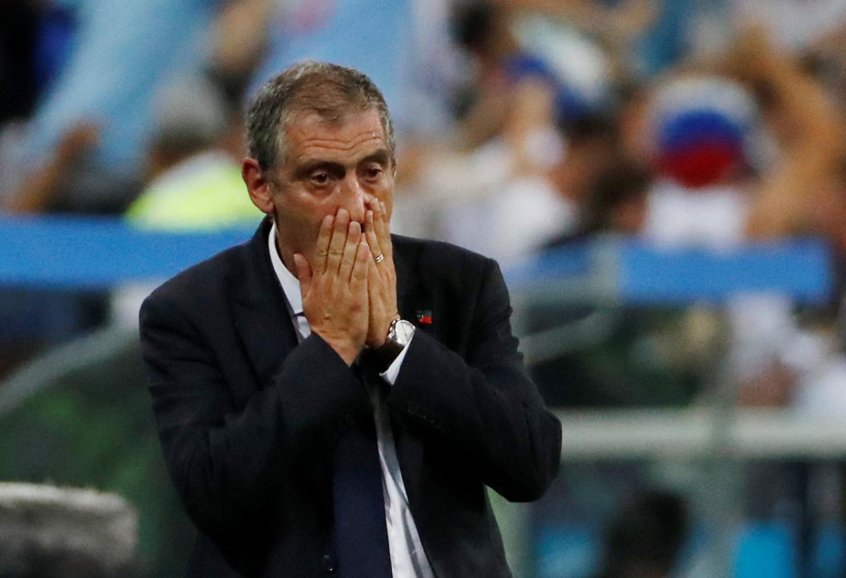  Soccer Football - World Cup - Round of 16 - Uruguay vs Portugal - Fisht Stadium, Sochi, Russia - June 30, 2018 Portugal coach Fernando Santos looks dejected REUTERS/Jorge Silva