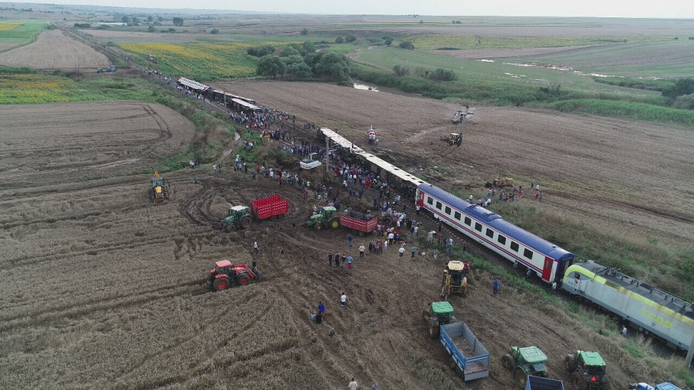 A drone photo shows the scene after several bogies of a passenger train derailed at the Sarilar village of Tekirdag’s Corlu district on July 8, 2018. ( Hakan Mehmet ?ahin - Anadolu Agency )