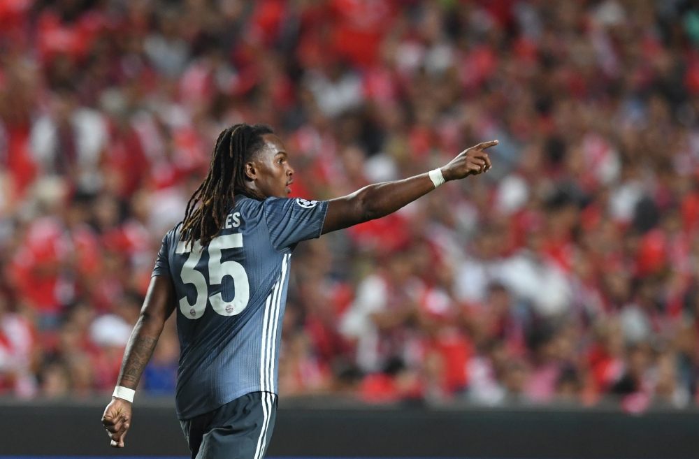 Bayern's Portuguese midfielder Renato Sanches celebrates after scoring the 0-2 goal during the UEFA Champions League group E football match Benfica v FC Bayern Munich in Lisbon on September 19, 2018. AFP / Francisco Leong 