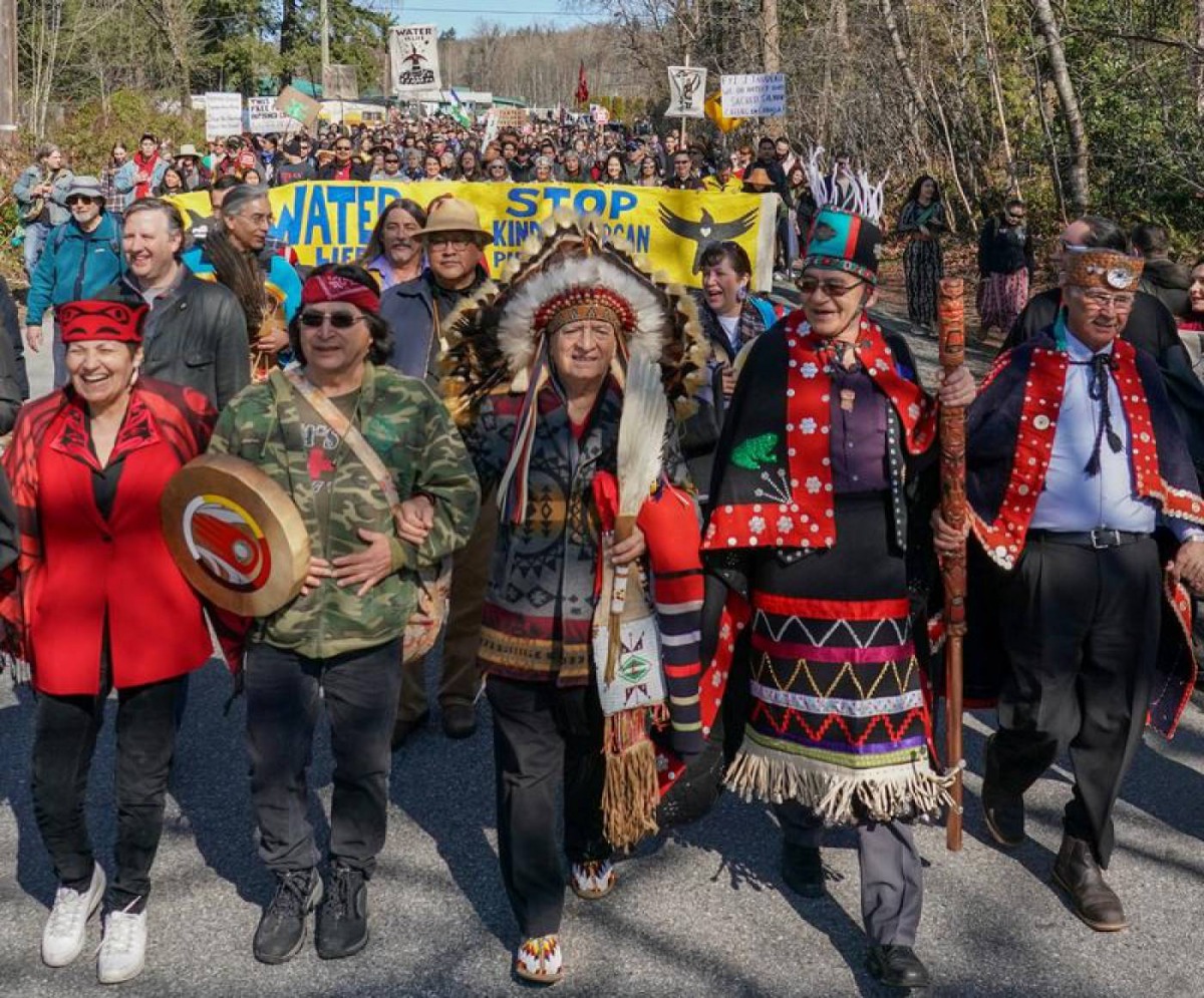 Indigenous leaders and environmentalists march in protest against Morgan's Trans Mountain pipeline in southern British Columbia, in Burnaby, British Columbia, Canada March 10, 2018. Reuters/Nick Didlick