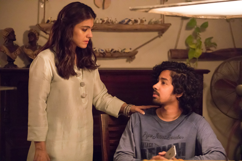 Still of the actors Kajol and Riddhi Sen (R) from the movie Helicopter Eela.