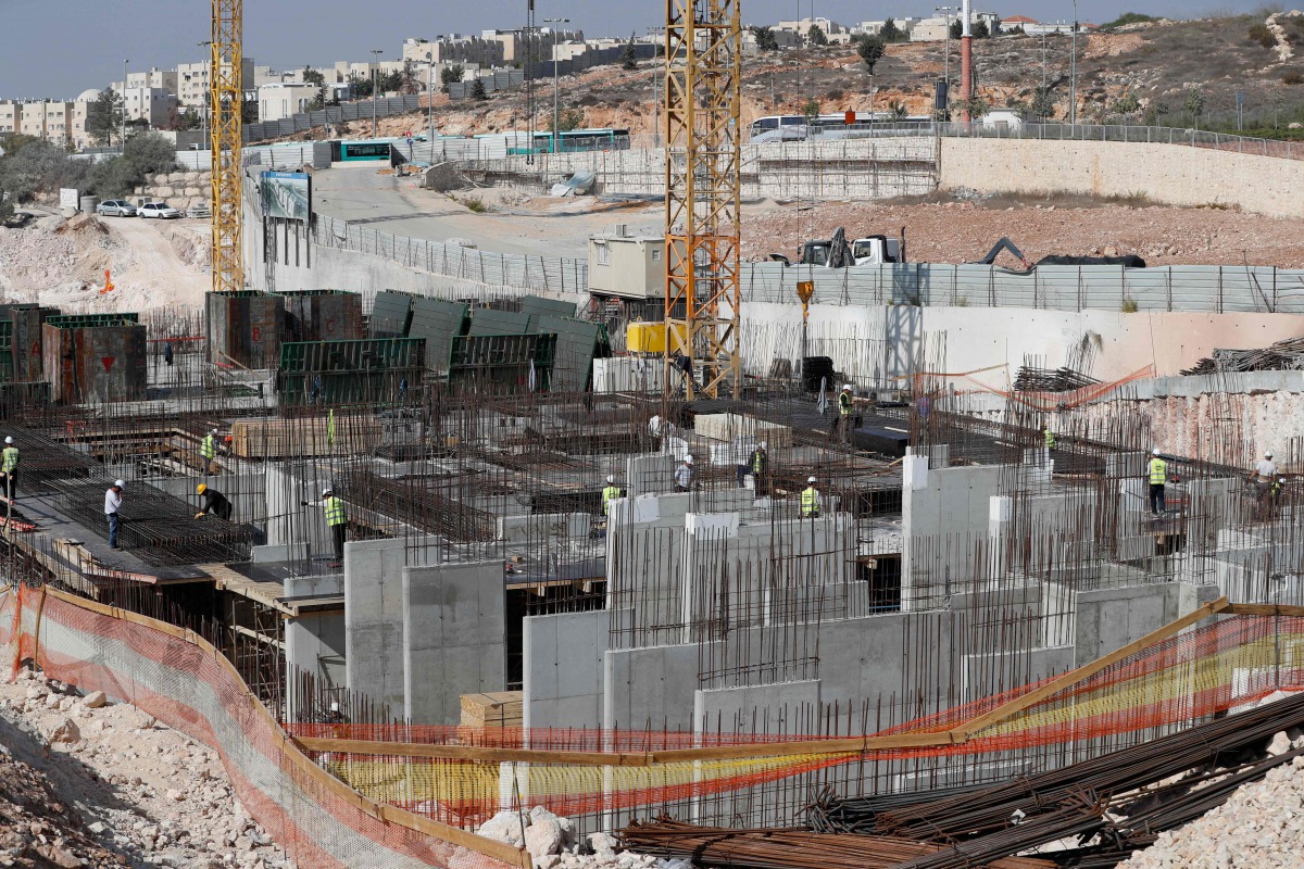 A picture taken on November 8, 2017 shows a general view of construction work in Ramat Shlomo, a Jewish settlement in the mainly Palestinian eastern sector of Jerusalem (AFP/Ahmad Gharabli) 