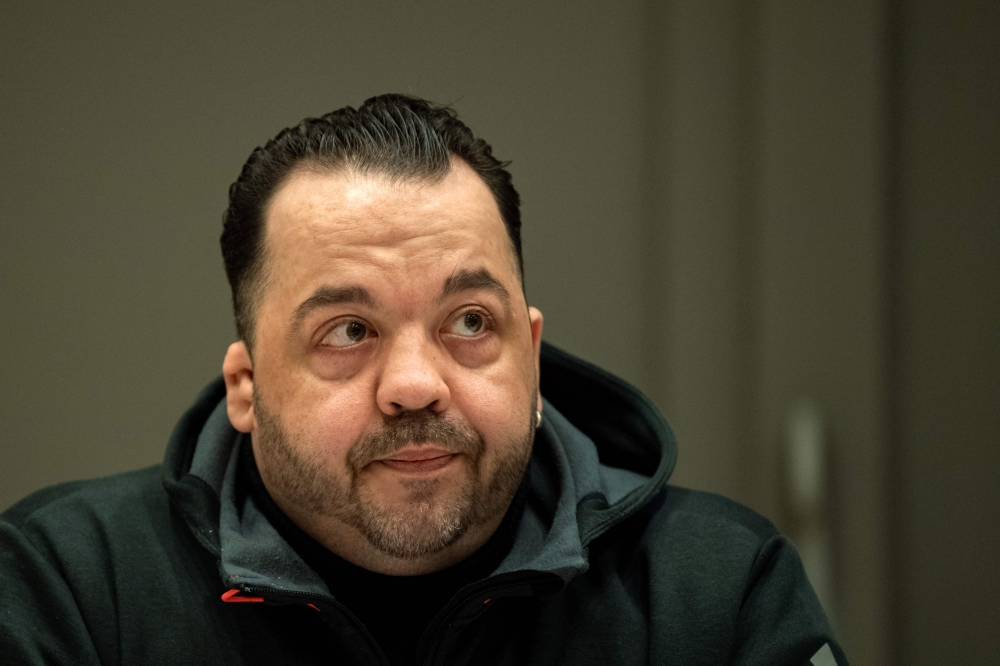 Former nurse Niels Hoegel, accused of killing more than 100 patients in his care, sits in the courtroom during a hearing in his trial, on November 22, 2018 in Oldenburg, northern Germany.   AFP / POOL / Mohssen Assanimoghaddam