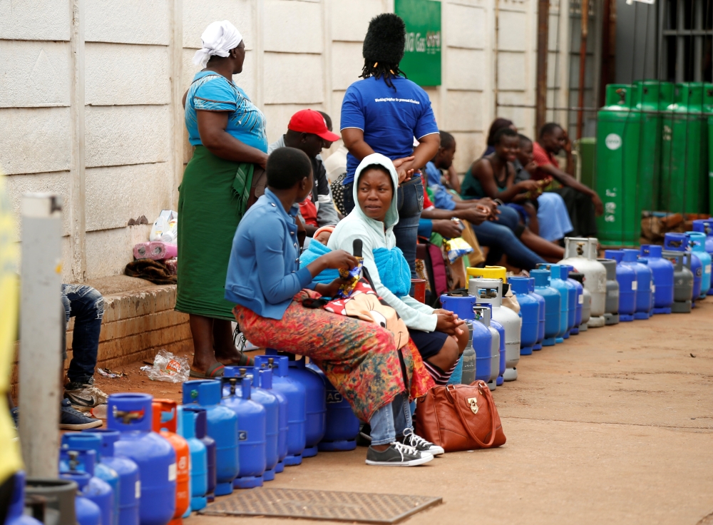People queue for gas in Harare, Zimbabwe, January 20, 2019. Reuters/Philimon Bulawayo