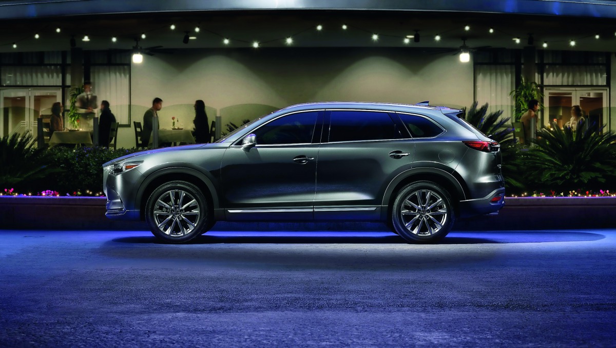 The Mazda CX9 2019 Metallic Grey side view.