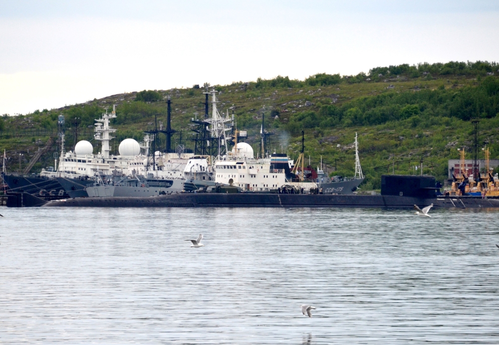 A picture taken on July 2, 2019, shows an unidentified submarine in the city of Severomorsk, in Russia. Fourteen Russian seamen have died in a fire on a deep-water research submersible, Russia's defence ministry said on July 2, 2019. / AFP / Kseniya GAPON