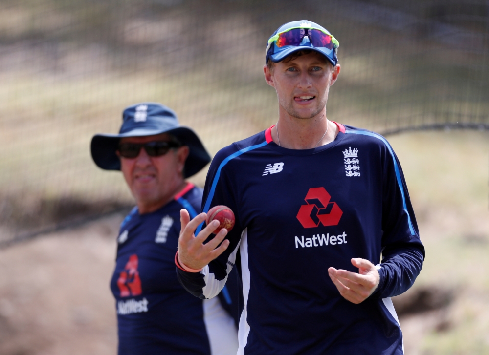 England's Joe Root with head coach Trevor Bayliss during nets (Reuters/Paul Childs/File Photo)