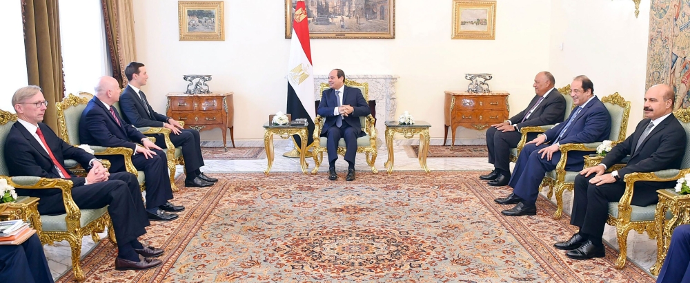 The Egyptian Presidency on August 1, 2019, shows Egyptian President Abdel Fattah al-Sisi (C) meeting with US Senior Advisor Jared Kushner (3rd-L) and his delegation in Cairo. 