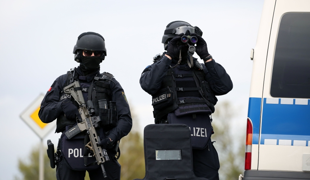 Police secures the area between Wiedersdorf and Landsberg near Halle, eastern Germany, where shots were fired on October 9, 2019. AFP / Ronny Hartmann
 