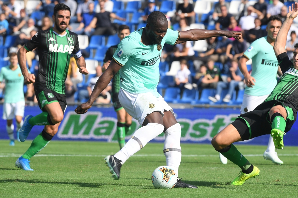 Inter Milan's Romelu Lukaku scores their second goal REUTERS/Alberto Lingria