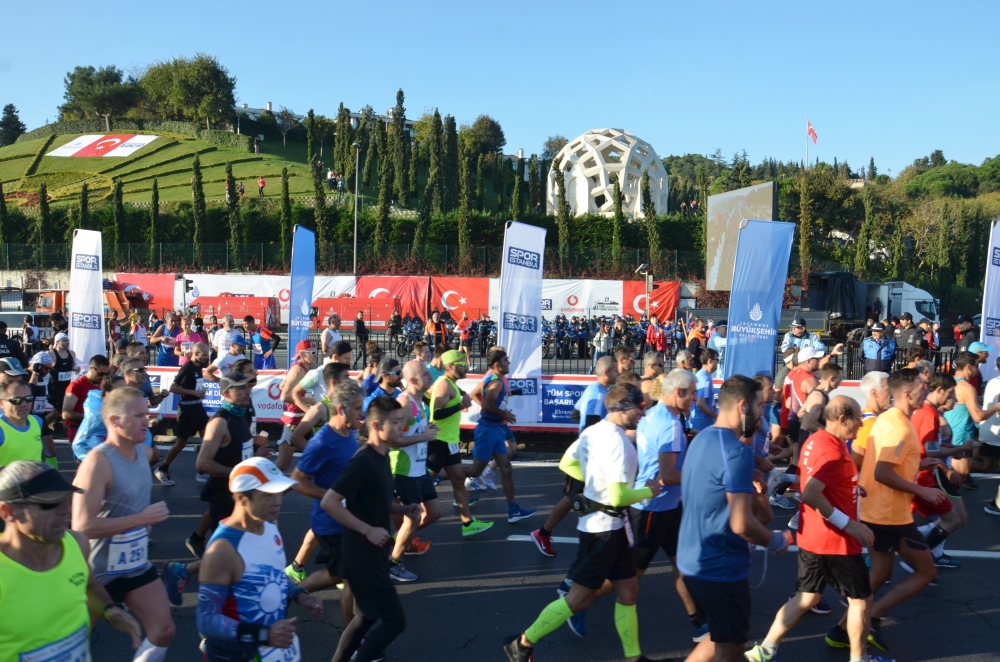  Participants compete in the world's only intercontinental marathon 'Vodafone 41st Istanbul Marathon' in Istanbul, Turkey on November 03, 2019