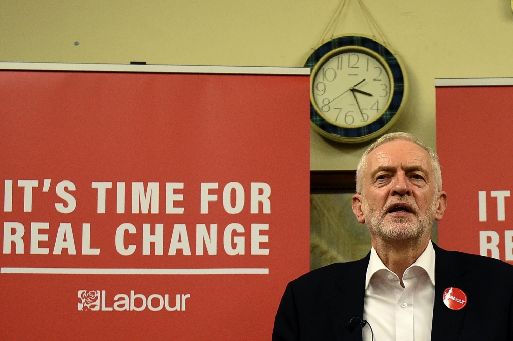 Labour party leader Jeremy Corbyn speaks at an election campaign event in Dudley, West Midlands on November 21, 2019.  AFP / Oli Scarff 