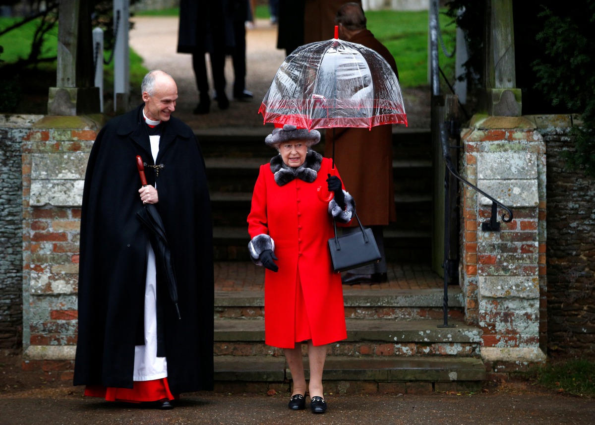 Queen Elizabeth of Britain leaves after attending the Christmas Day service at church in Sandringham, eastern England, December 25, 2015. Reuters / Peter Nicholls