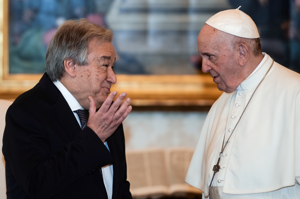 Pope Francis meets with Secretary-General of the United Nations, Portugal's Antonio Guterres, for a private audience at the Vatican, December 20, 2019. Filippo Monteforte/Pool via Reuters
 