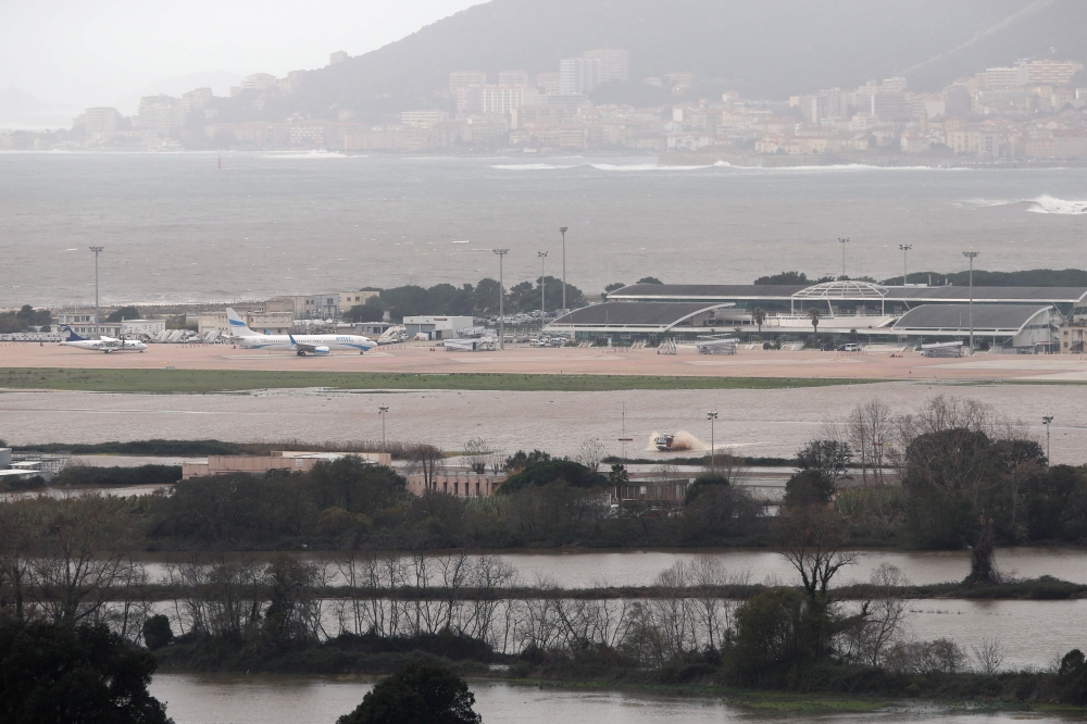 Ajaccio's airport surrounded by water after being flooded next to the Gravona river of Corsica. Frenca. December 22, 2019 / AFP / PASCAL POCHARD

