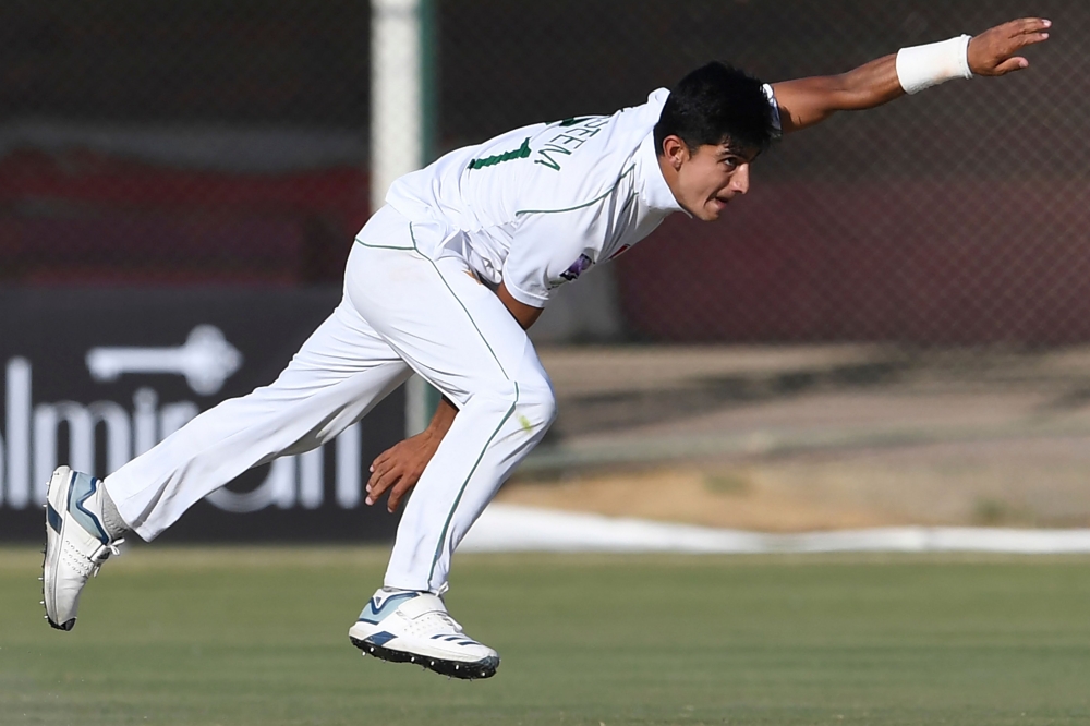Pakistan's Naseem Shah delivers a ball during the fourth day of the second Test cricket match between Pakistan and Sri Lanka at the National Cricket Stadium in Karachi on December 22, 2019. AFP / Asif Hassan 