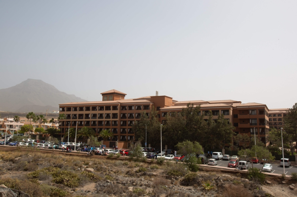 General view taken on February 25, 2020 of the H10 Costa Adeje Palace Hotel in La Caleta, where hundreds of people were confined to their rooms after an Italian tourist was hospitalised with a suspected case of coronavirus.  AFP / Desiree Martin
 