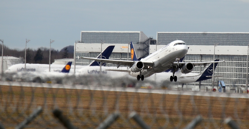 An Airplane of German carrier Lufthansa takes off at Munich international airport, Germany, March 2, 2020. Reuters/Michael Dalder